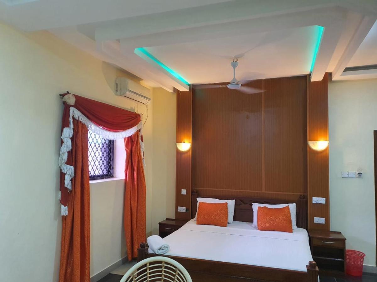 Regency Park Hotel Момбаса Екстер'єр фото